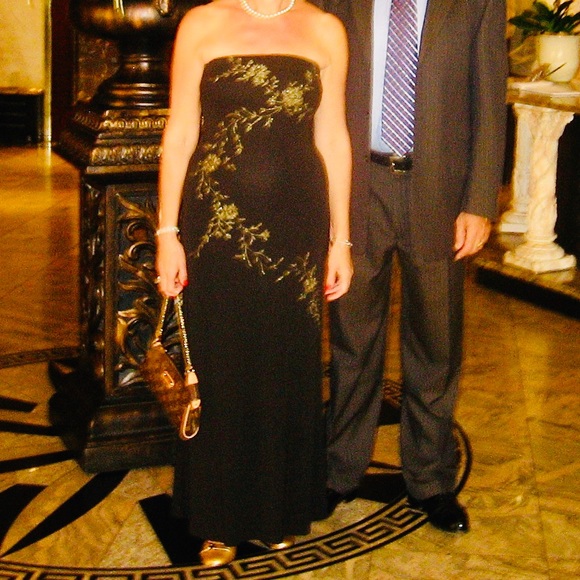 Black with gold flowers maxi strapless dress - Picture 6 of 7